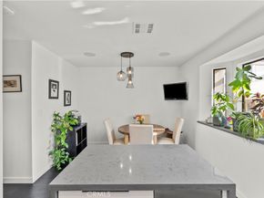 10229 Variel 12, Chatsworth CA 91311