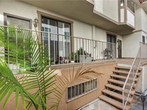 10229 Variel 12, Chatsworth CA 91311