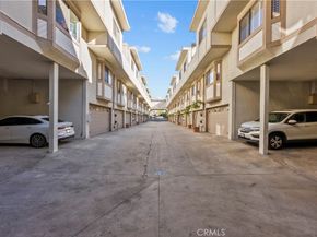10229 Variel 12, Chatsworth CA 91311