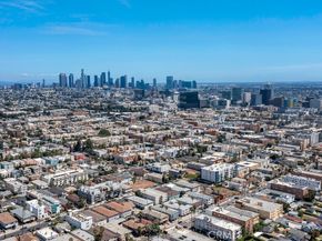 132 N Normandie, Los Angeles CA 90004