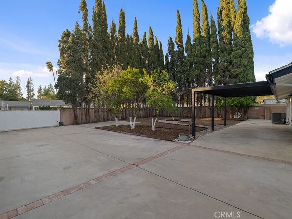 10557 Reseda, Northridge CA 91326