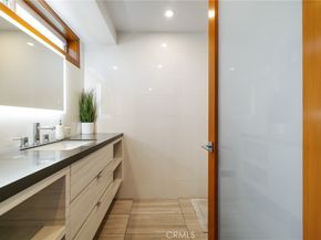 4189 S Cloverdale Avenue, Los Angeles CA 90008