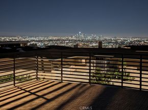 4189 S Cloverdale Avenue, Los Angeles CA 90008