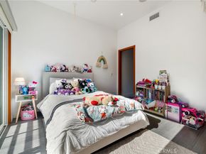 4189 S Cloverdale Avenue, Los Angeles CA 90008