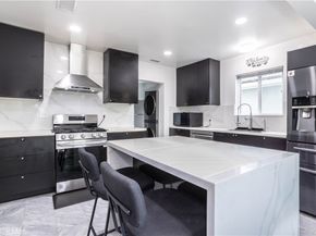 19127 Enadia, Reseda CA 91335