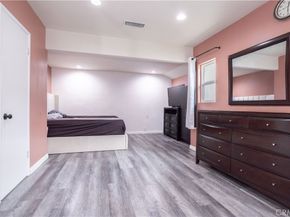 19127 Enadia, Reseda CA 91335