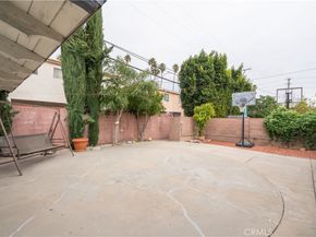 19127 Enadia, Reseda CA 91335