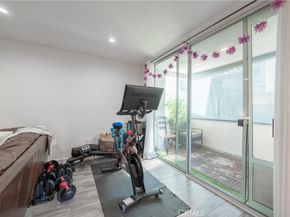 4637 Willis 110, Sherman Oaks CA 91403