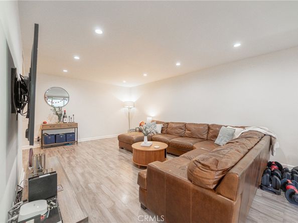 4637 Willis 110, Sherman Oaks CA 91403