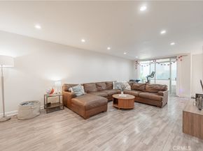 4637 Willis 110, Sherman Oaks CA 91403