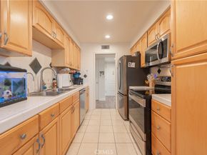 4637 Willis 110, Sherman Oaks CA 91403