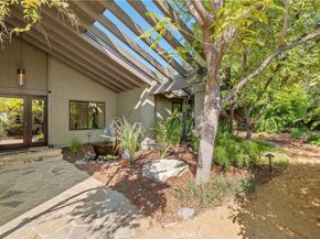 4556 Poe Avenue, Woodland Hills CA 91364