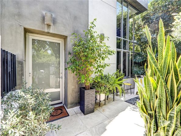 1120 N El Centro 5, Los Angeles CA 90038
