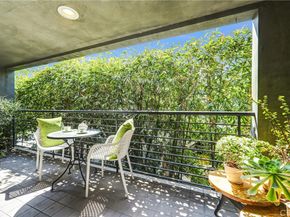 1120 N El Centro 5, Los Angeles CA 90038