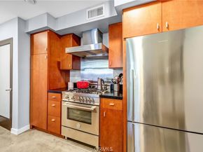 1120 N El Centro 5, Los Angeles CA 90038