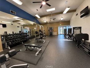 5565 Canoga Avenue 207, Woodland Hills CA 91367