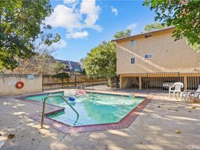 10237 De Soto A, Chatsworth CA 91311