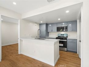 10237 De Soto A, Chatsworth CA 91311
