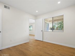 10237 De Soto A, Chatsworth CA 91311
