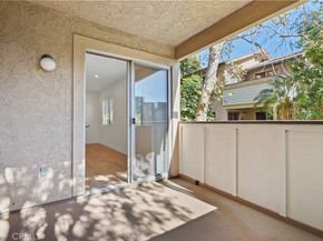 10237 De Soto A, Chatsworth CA 91311