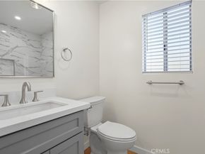 10237 De Soto A, Chatsworth CA 91311