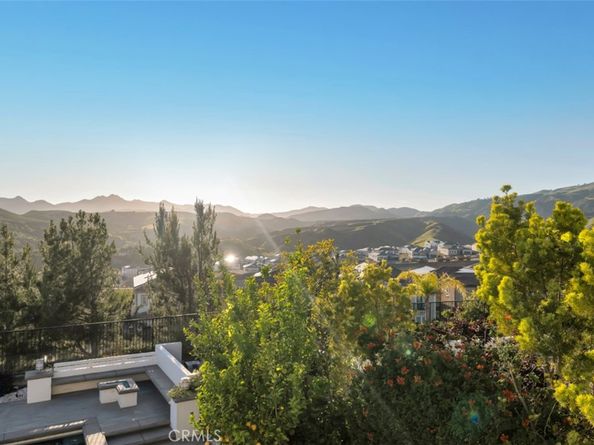 11929 Ricasoli Way, Porter Ranch CA 91326