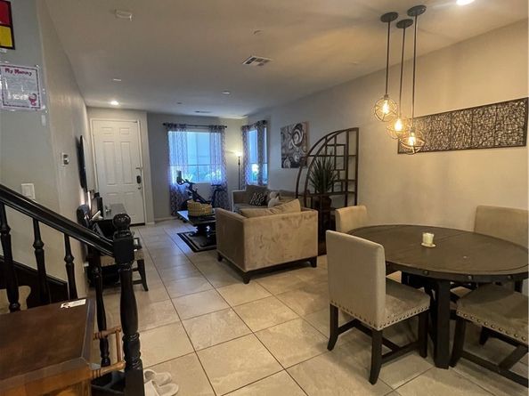 17652 W Murphy Lane, Northridge CA 91325