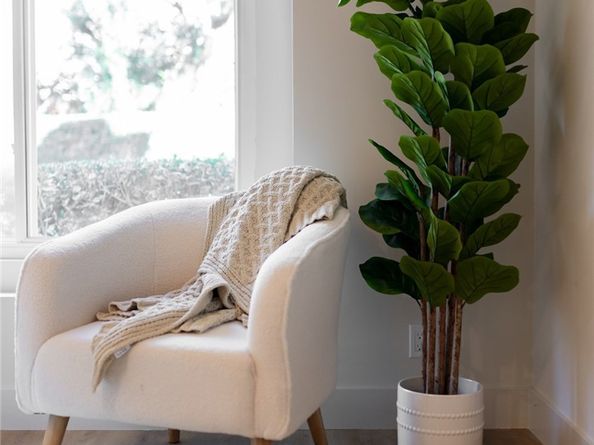 23582 Villena, Mission Viejo CA 92692