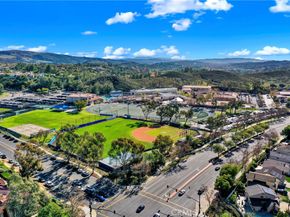 15 Via Hermosa, Rancho Santa Margarita CA 92688