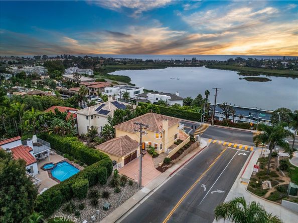 1107 Las Flores Drive, Carlsbad CA 92008