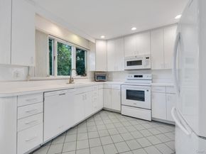 9 Quincy Lane, Smithtown NY 11787