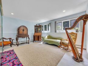 9 Quincy Lane, Smithtown NY 11787