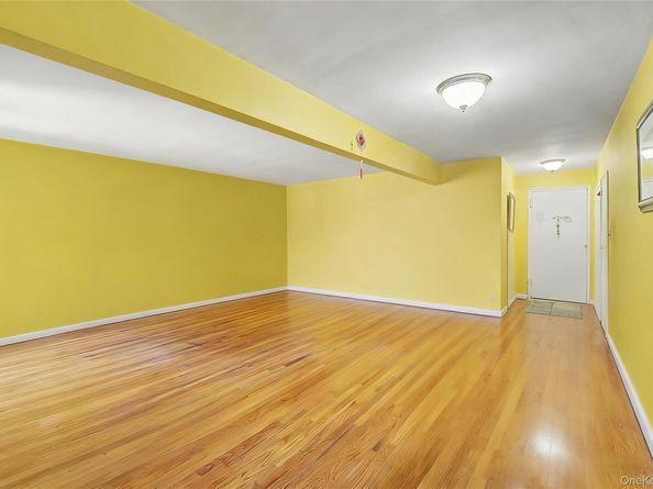 226-26 Union Turnpike 5J, Oakland Gardens NY 11364