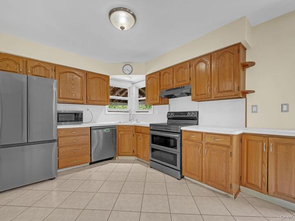 9 Nassau Avenue, West Babylon NY 11704