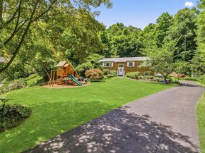 45 Lakeview Avenue W, Cortlandt Manor NY 10567