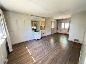 5 Robin Road, Selden NY 11784