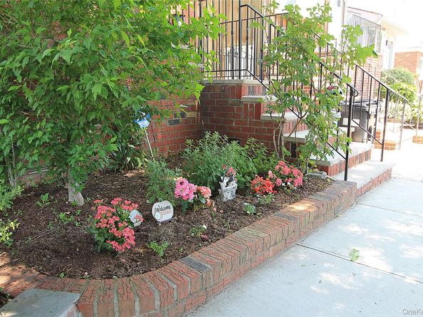72-19 66th Road, Middle Village NY 11379