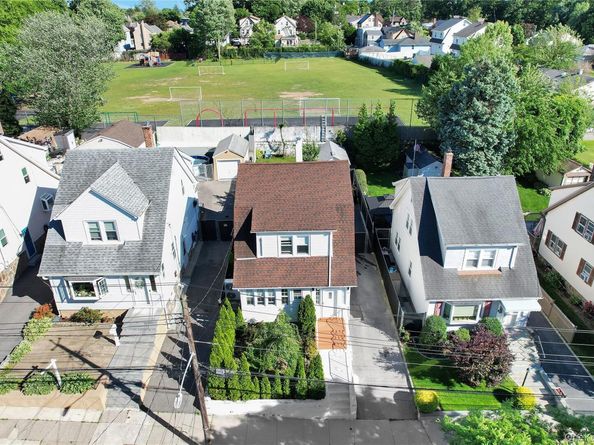 40 Emmett Terrace, New Rochelle NY 10805