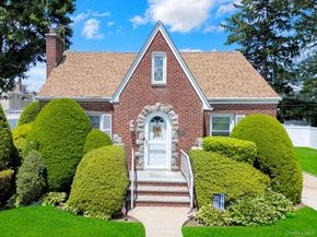 130 Fairfield Avenue, Mineola NY 11501