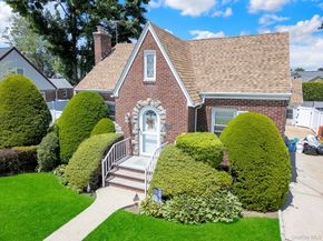 130 Fairfield Avenue, Mineola NY 11501