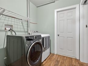 161 Greenway W, New Hyde Park NY 11040