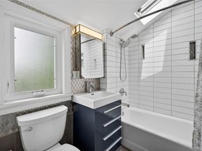 161 Greenway W, New Hyde Park NY 11040