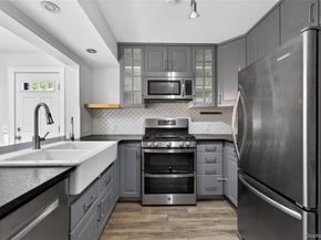 161 Greenway W, New Hyde Park NY 11040