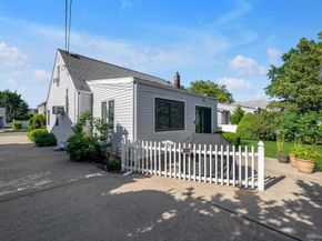 106 Campbell Street, New Hyde Park NY 11040
