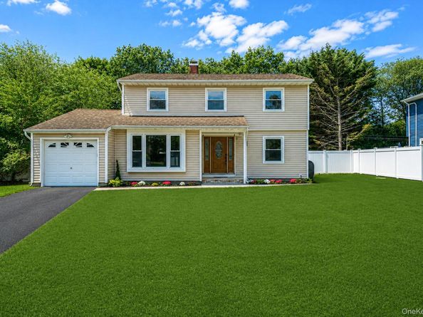 130 Greenbelt Parkway, Holbrook NY 11741