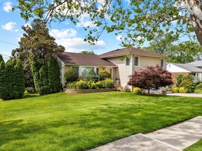 228 Robby Lane, Manhasset Hills NY 11040