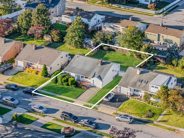 3787 Windsor Drive, Bethpage NY 11714