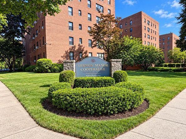 2 Fisher Drive 501, Mount Vernon NY 10552