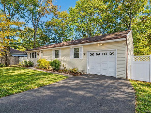 77 Wilson Avenue, Medford NY 11763