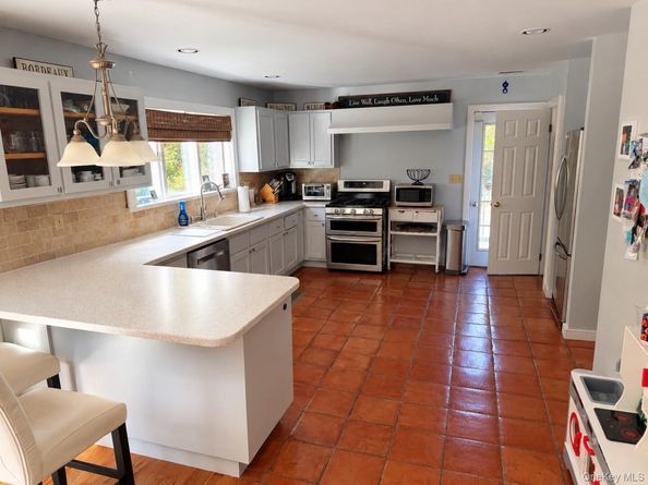 42 Lewis Road, East Quogue NY 11942